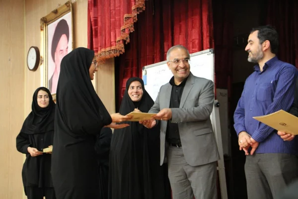 تقدیر از دانشجومعلمان ورزشکار دانشگاه
با حضور مشاور وزیر، مدیریت استان و مدیر کل آموزش و پرورش از دانشجومعلمان افتخار آفرین در مسابقات هفت سنگ کشوری تجلیل شد. 2