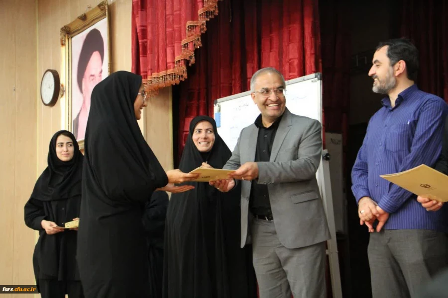 تقدیر از دانشجومعلمان ورزشکار دانشگاه
با حضور مشاور وزیر، مدیریت استان و مدیر کل آموزش و پرورش از دانشجومعلمان افتخار آفرین در مسابقات هفت سنگ کشوری تجلیل شد. 2