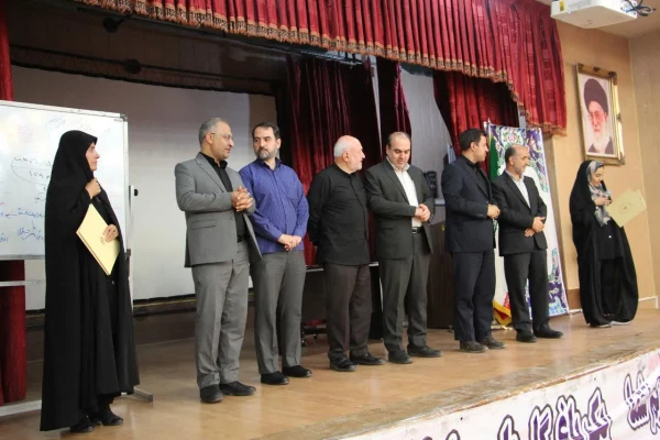 تقدیر از دانشجومعلمان ورزشکار دانشگاه
با حضور مشاور وزیر، مدیریت استان و مدیر کل آموزش و پرورش از دانشجومعلمان افتخار آفرین در مسابقات هفت سنگ کشوری تجلیل شد. 2