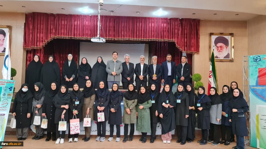 عکس یادگاری شرکت کنندگان با مسئولان همایش