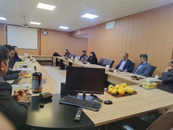 جلسه دکتر وحیدی معاون دانشگاه فرهنگیان استان فارس با مسئولین کنگره شهدا و کانون ایثار و شهدا در مرکز شهید بهشتی اقلید 3