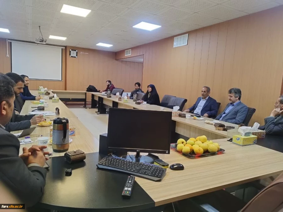 جلسه دکتر وحیدی معاون دانشگاه فرهنگیان استان فارس با مسئولین کنگره شهدا و کانون ایثار و شهدا در مرکز شهید بهشتی اقلید 3