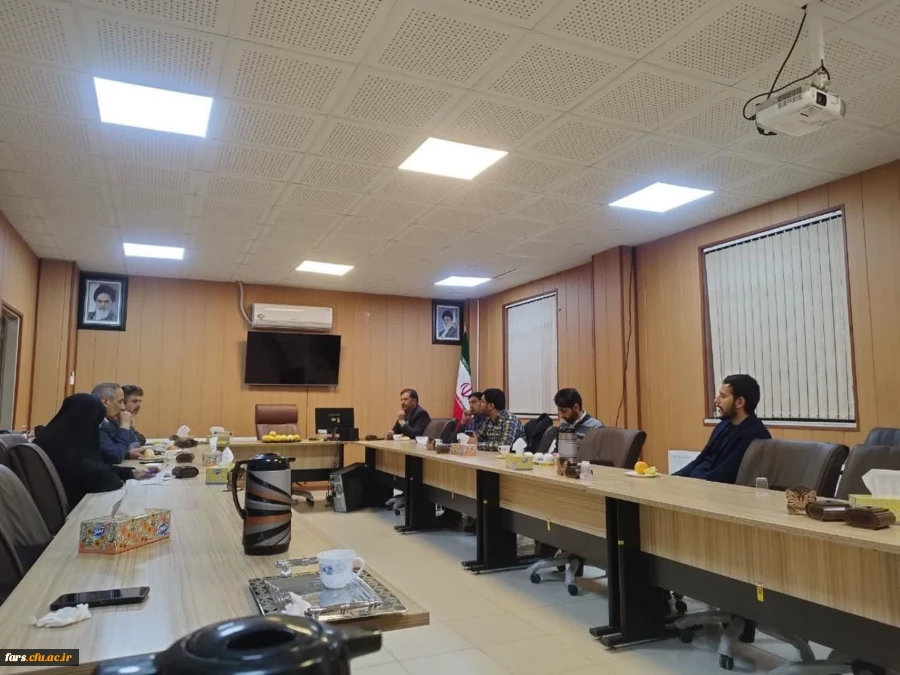 جلسه دکتر وحیدی معاون دانشگاه فرهنگیان استان فارس با مسئولین کنگره شهدا و کانون ایثار و شهدا در مرکز شهید بهشتی اقلید 4