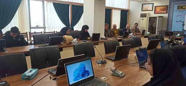 بازدید  تعدادی از استادان ودانشجویان وکارکنان این استان از مرکز استنادی وپایش علم وفناوری جهان اسلام 4