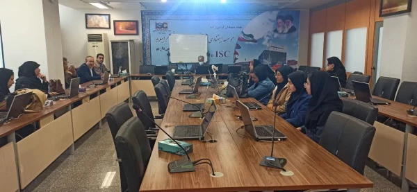 بازدید  تعدادی از استادان ودانشجویان وکارکنان این استان از مرکز استنادی وپایش علم وفناوری جهان اسلام 5