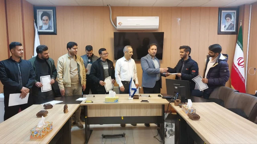 تقدیر از مجاهدان تعلیم و تربیت مرکز شهید بهشتی اقلید 3