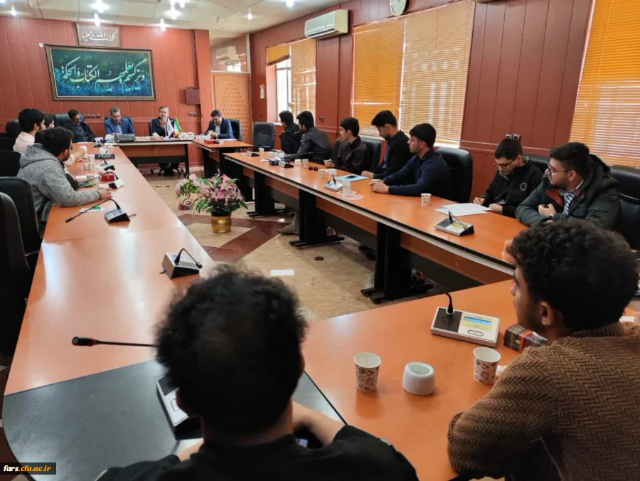 جلسه بررسی مشکلات دانشجومعلمان ورودی ۹۹ در سالن جلسات پردیس شهید رجایی شیراز 2