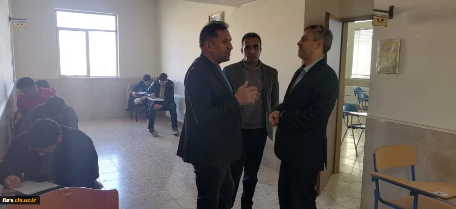 بازدید زارع شیبانی سرپرست استانی دانشگاه فرهنگیان فارس از حوزه امتحانی مرکز شهید بهشتی اقلید 3