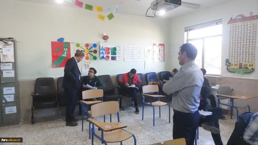 بازدید زارع شیبانی سرپرست استانی دانشگاه فرهنگیان فارس از حوزه امتحانی مرکز شهید بهشتی اقلید 4