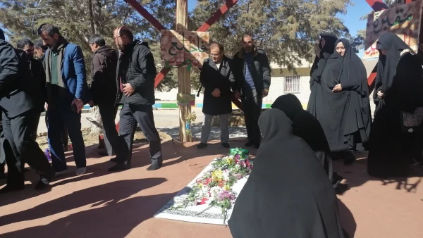 آیین تجدید میثاق با شهدا در دانشگاه فرهنگیان شهید بهشتی اقلید برگزار شد 6