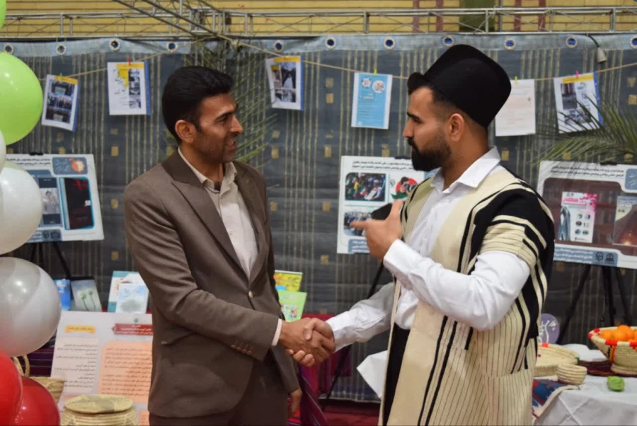 برگزاری نمایشگاه دستاوردهای انجمن های علمی و کانون های فرهنگی اجتماعی  در جشنواره های  اجتماعی 9