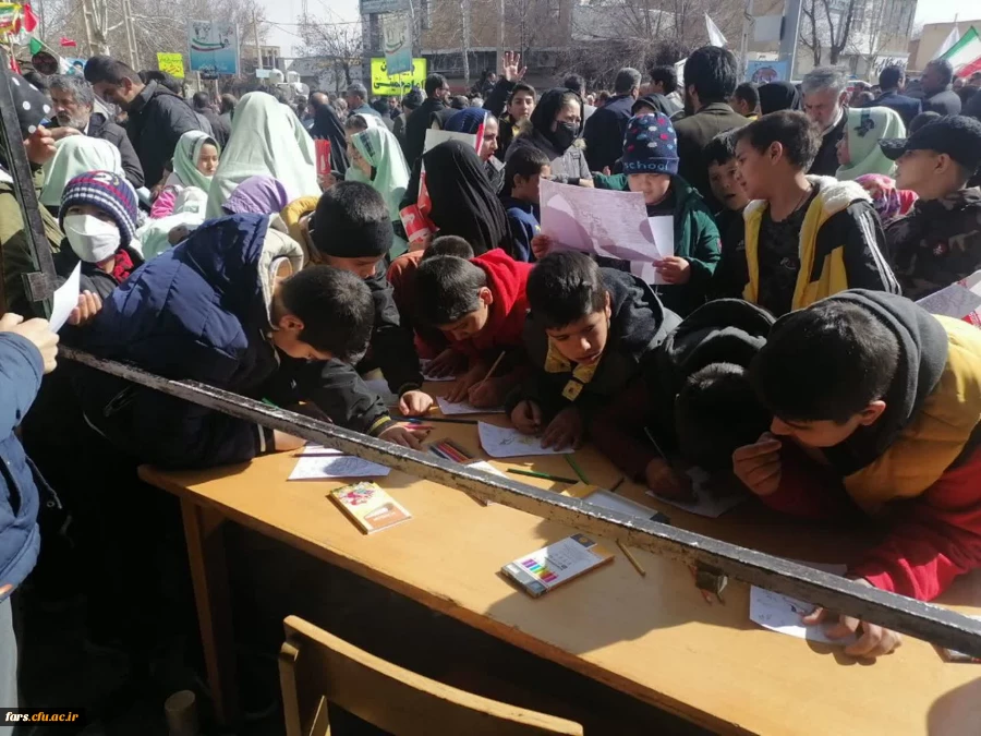 برپایی موکب پذیرایی و نقاشی کودکانه توسط دانشجومعلمان  مرکز شهید بهشتی اقلید 2