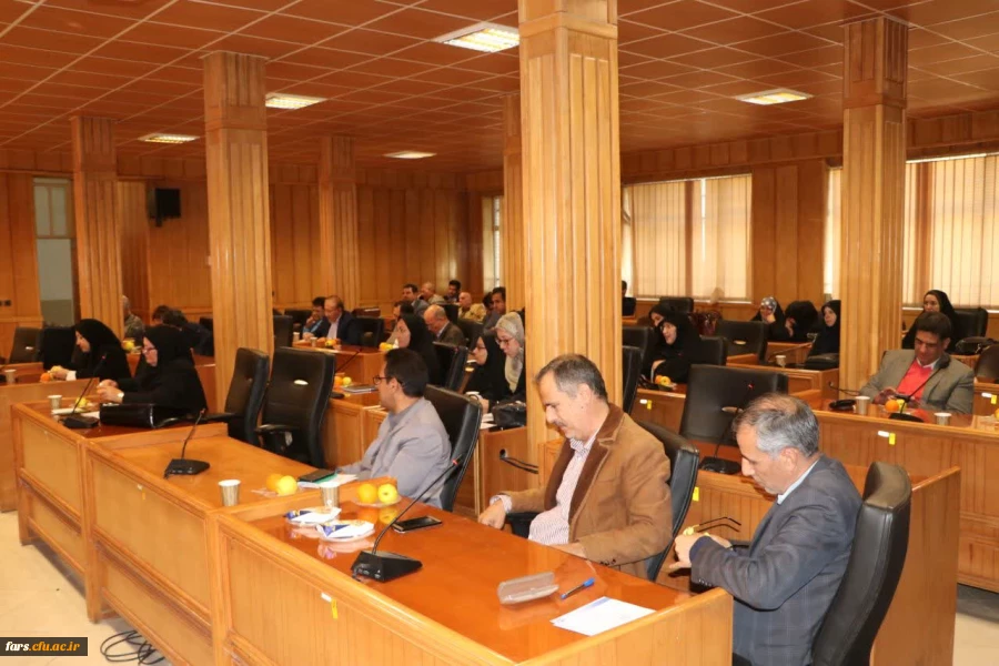 نشست هم اندیشی استادان و نخبگان دانشگاهی با حضور رئیس محترم دانشگاه فرهنگیان استان فارس برگزار گردید 2