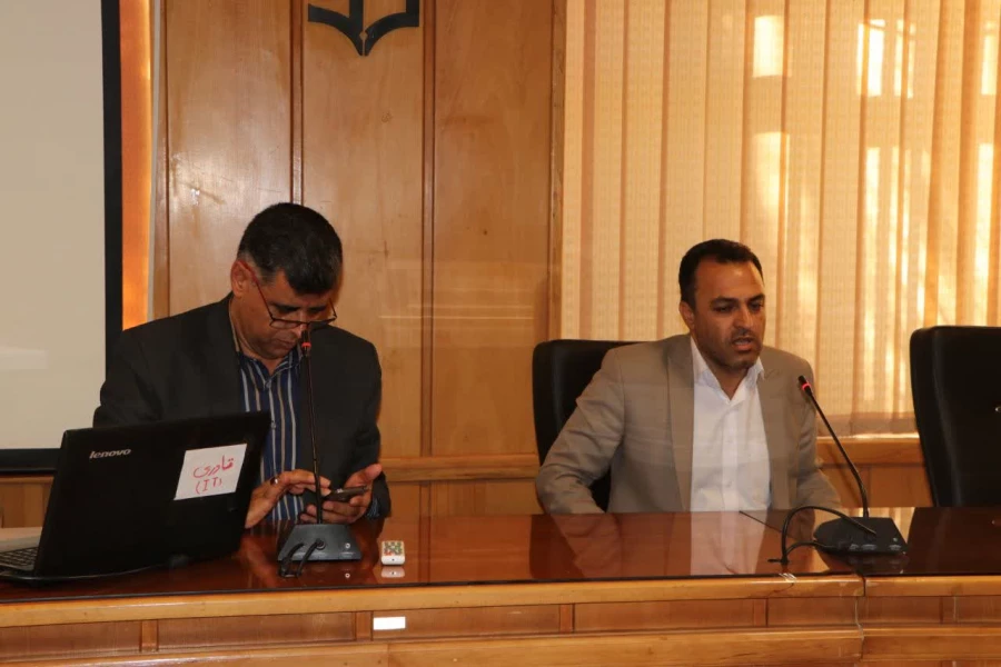 نشست هم اندیشی استادان و نخبگان دانشگاهی با حضور رئیس محترم دانشگاه فرهنگیان استان فارس برگزار گردید 4