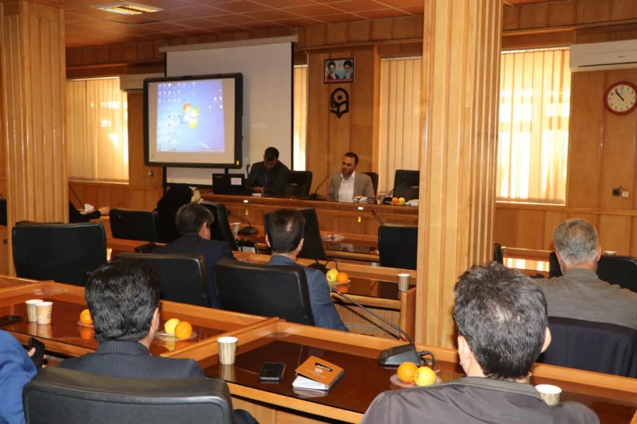 نشست هم اندیشی استادان و نخبگان دانشگاهی با حضور رئیس محترم دانشگاه فرهنگیان استان فارس برگزار گردید 9