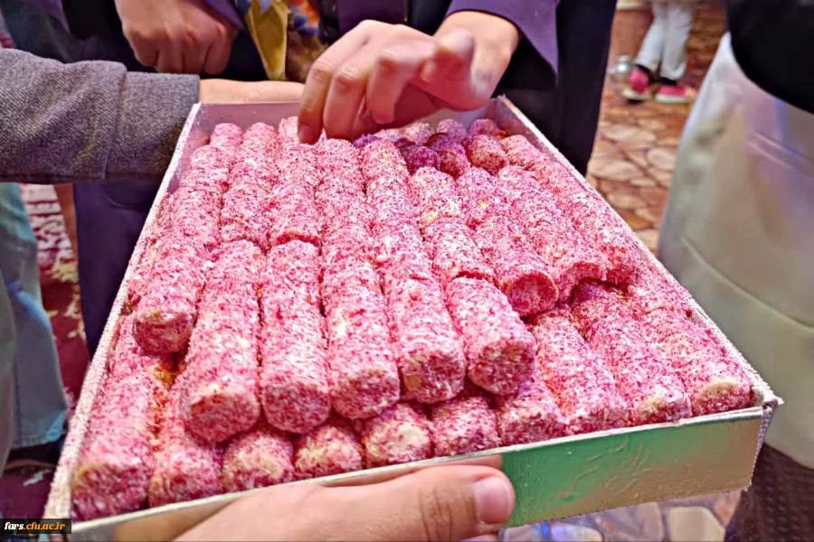 برگزاری ایستگاه صلواتی به مناسبت فرارسیدن میلاد حضرت صاحب الزمان(عج) در مرکز زینب کبری کازرون 2