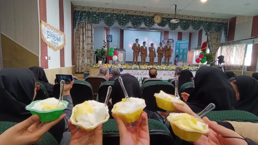 جشن میلاد یگانه منجی عالم در مرکز زینب کبری کازرون 8