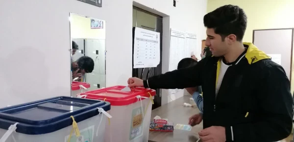  حماسه حضور دانشجومعلمان مرکز شهید مطهری فارس در انتخابات
 3