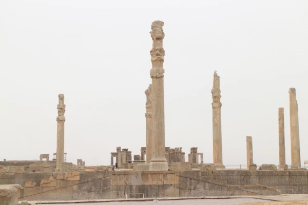 حضور دانشجومعلمان دانشگاه فرهنگیان شهید_مطهری_شیراز در اردوی نیم روزه  ی علمی_تفریحی تخت جمشید  3