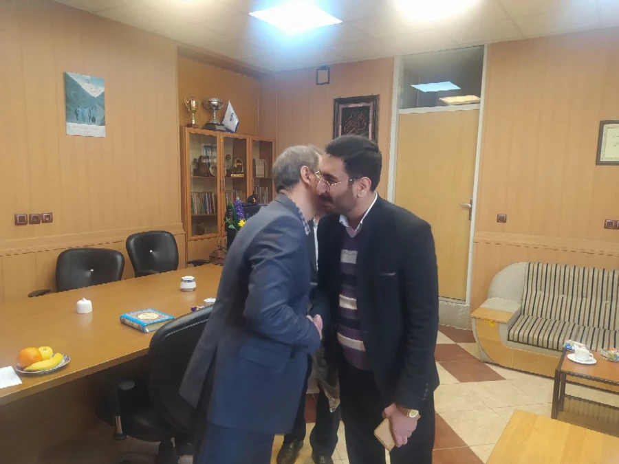 تقدیر از دانشجومعلم نخبه کشوری دانشگاه فرهنگیان فارس جناب اقای علی جوکار 3