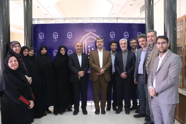 قاب یادگاری نهمین اجلاس استانی نماز فارس 6