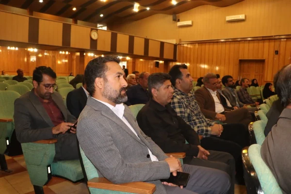 اولین نشست صمیمی مدیریت محترم دانشگاه فرهنگیان فارس با کارکنان در سال ۱۴۰۳ 5