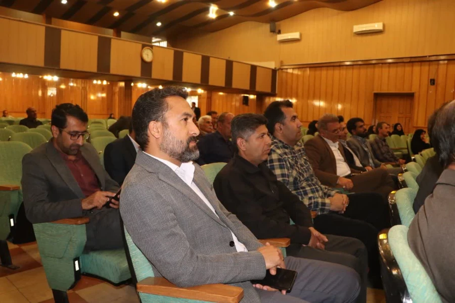 اولین نشست صمیمی مدیریت محترم دانشگاه فرهنگیان فارس با کارکنان در سال ۱۴۰۳ 5