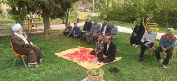 قرائت سوره مبارکه یاسین بر سر قبور مطهر شهدای گمنام پردیس شهید باهنر 2