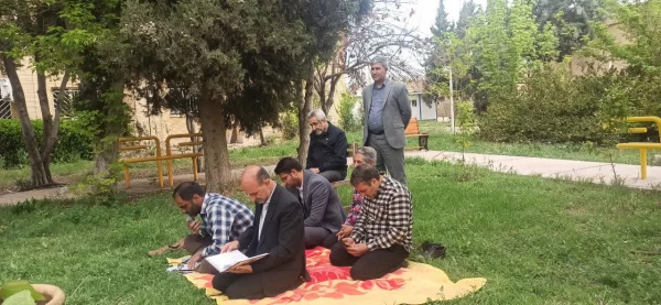 قرائت سوره مبارکه یاسین بر سر قبور مطهر شهدای گمنام پردیس شهید باهنر 4