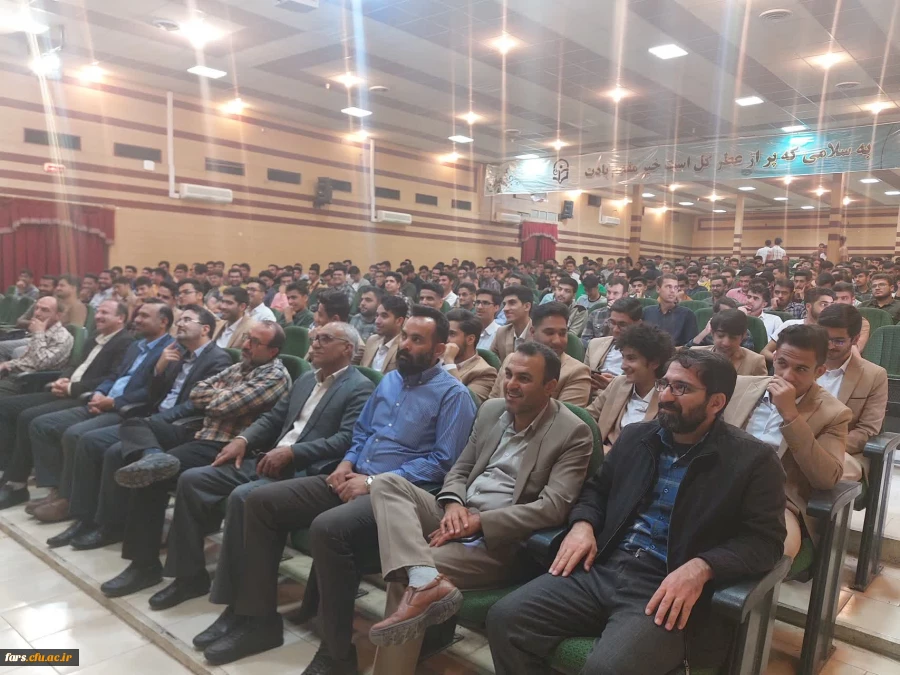 برگزاری مراسم بزرگداشت روز معلم در واحد شهید مطهری شیراز و همچنین تجلیل از استادان و پرسنل زحمتکش 
 2