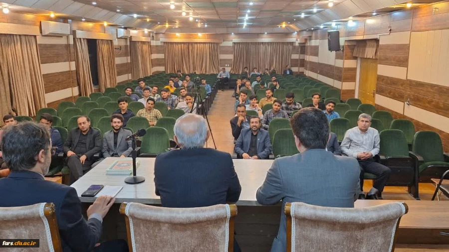 جلسه پرسش و پاسخ ریاست محترم دانشگاه فرهنگیان فارس با دانشجومعلمان پردیس شهید رجایی برگزار گردید 4