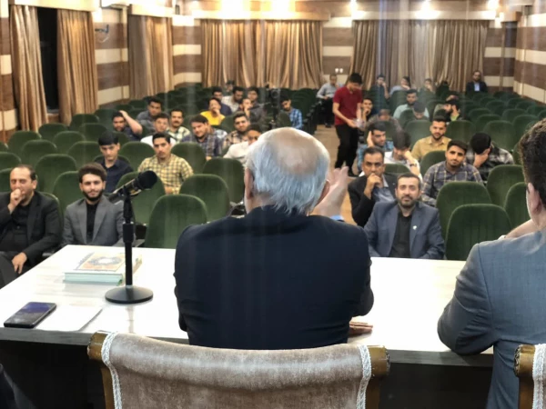 جلسه پرسش و پاسخ ریاست محترم دانشگاه فرهنگیان فارس با دانشجومعلمان پردیس شهید رجایی برگزار گردید 7