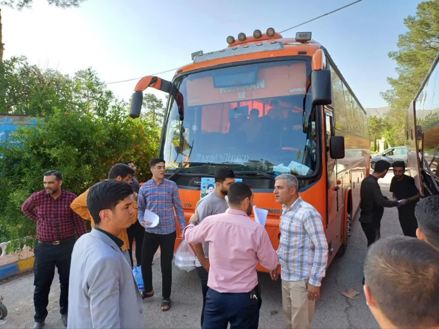 کاروان زیارتی شهدای خدمت حرکت کرد 3