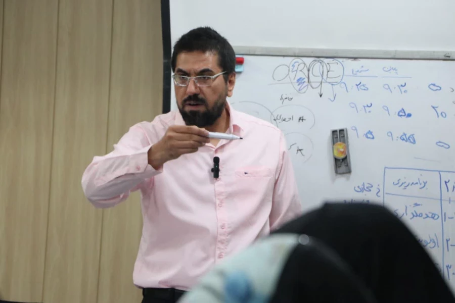 دور دوم کارگاه های آموزش ارزیابان در سالن کنفرانس پردیس شهید باهنر فارس طی سه روز برگزار شد 5