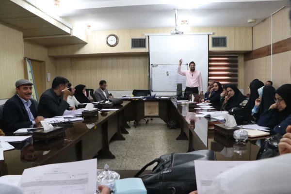 دور دوم کارگاه های آموزش ارزیابان در سالن کنفرانس پردیس شهید باهنر فارس طی سه روز برگزار شد 7