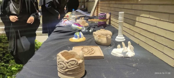 نمایشگاه آثار هنری کارگاه های سه گانه رنگ شناسی، حجم سازی و طراحی 3