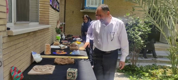 نمایشگاه آثار هنری کارگاه های سه گانه رنگ شناسی، حجم سازی و طراحی 5