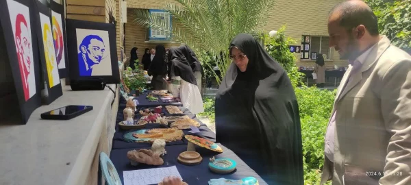 نمایشگاه آثار هنری کارگاه های سه گانه رنگ شناسی، حجم سازی و طراحی 6