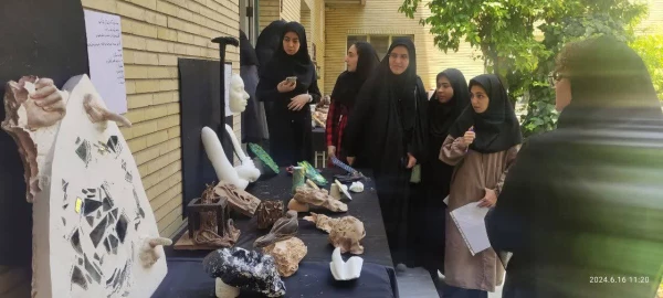 نمایشگاه آثار هنری کارگاه های سه گانه رنگ شناسی، حجم سازی و طراحی 7