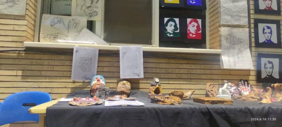 نمایشگاه آثار هنری کارگاه های سه گانه رنگ شناسی، حجم سازی و طراحی 10