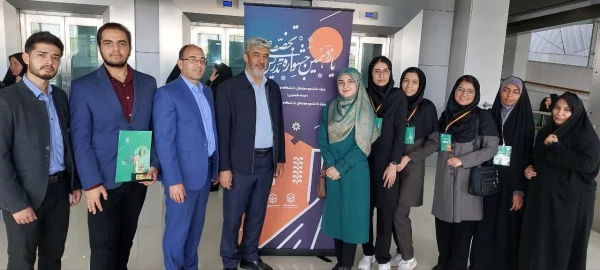 دیدار دسته جمعی تیم اعزامی دانشجومعلمان استان فارس با دکتر رجبعلی برزویی ریاست محترم دانشگاه فرهنگیان کشور دریازدهمین جشنواره تدریس برتر 2