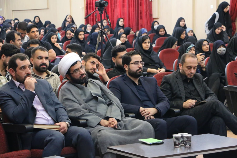 کارگاه تربیت کودک و شخصیت نوجوان در پردیس شهید باهنر دانشگاه فرهنگیان برگزار شد. 4