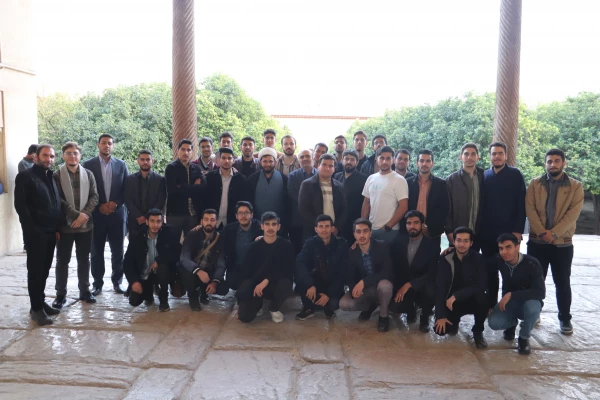 سومین همایش فعالان قرآنی دانشگاه فرهنگیان کشور در حرم احمد ابن موسی (ع) برگزار شد 4