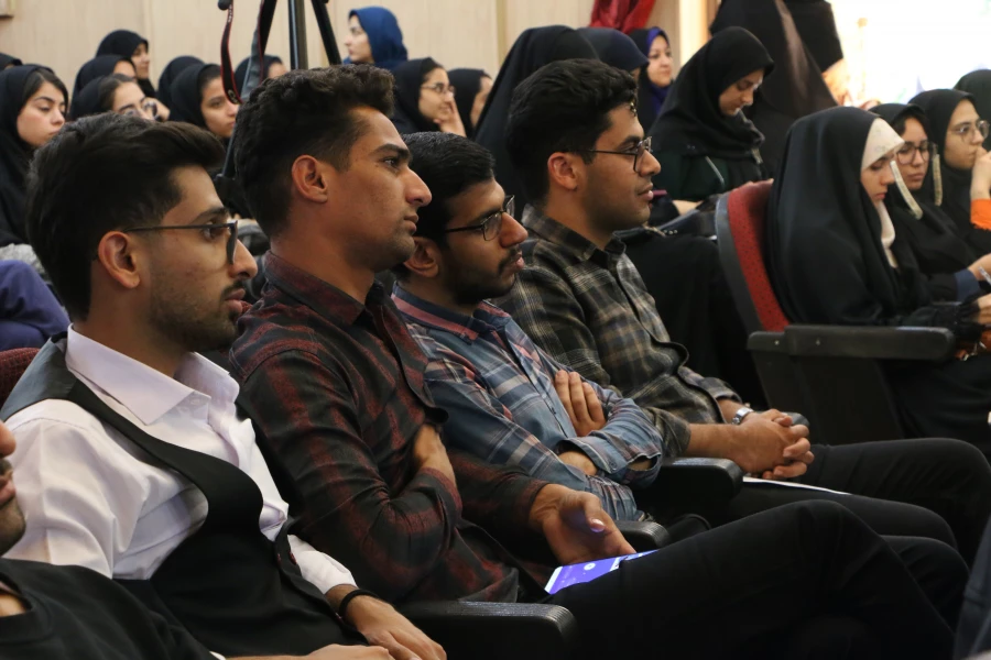 سومین همایش فعالان قرآنی دانشگاه فرهنگیان کشور در حرم احمد ابن موسی (ع) برگزار شد 7