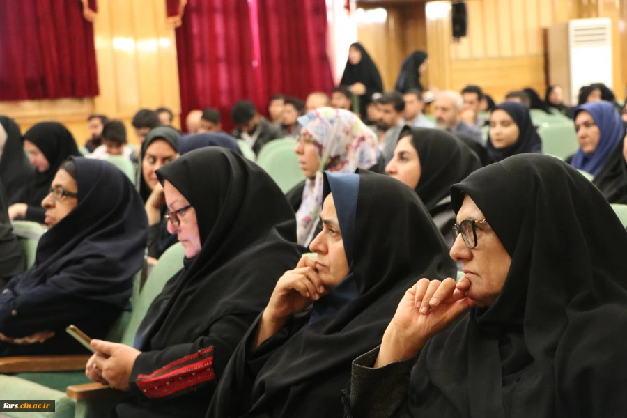 طرح تعالی تدریس در استان فارس به اجرا درآمد

 3