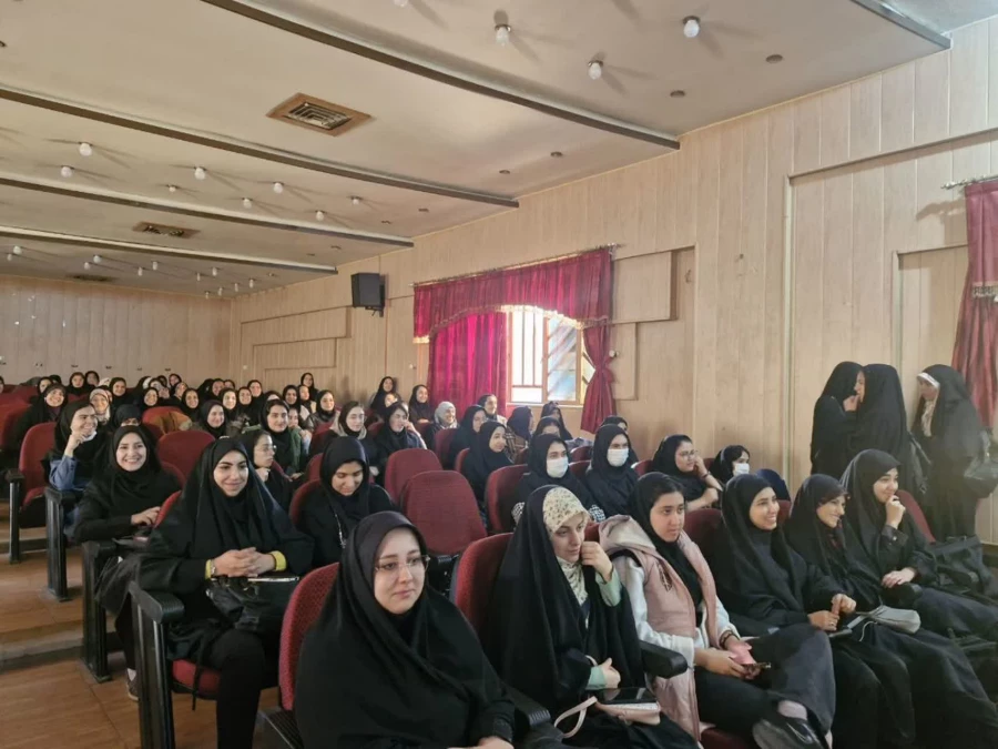 برگزاری مراسم روز دانشجو در پردیس شهید باهنر فارس

 5