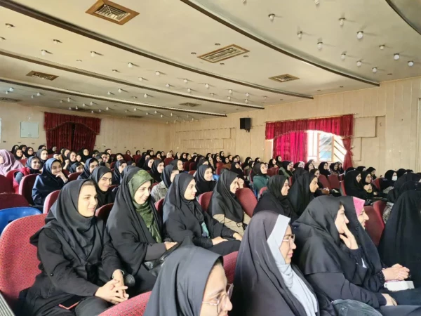 برگزاری مراسم روز دانشجو در پردیس شهید باهنر فارس

 6