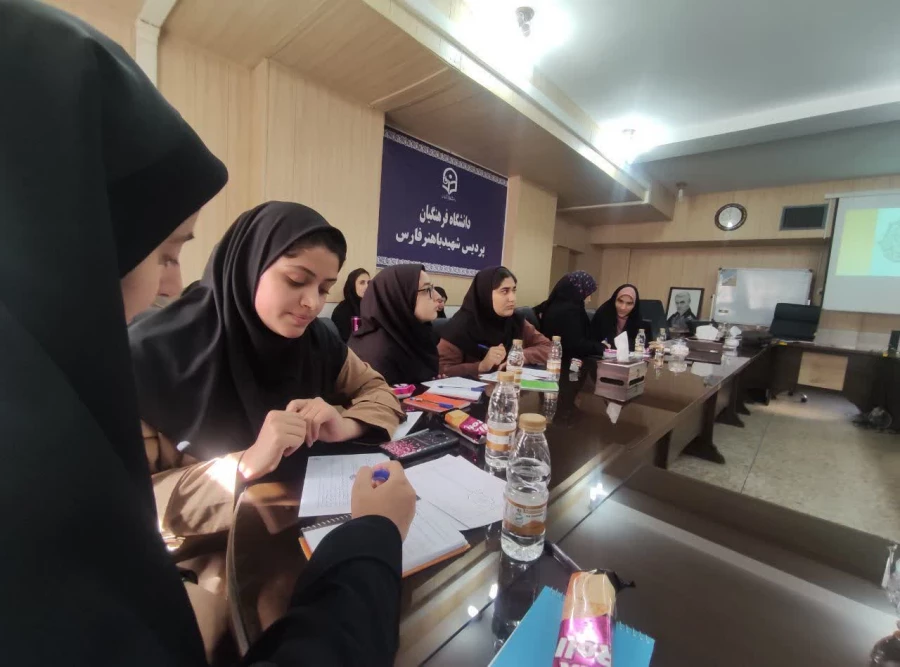 برگزاری نشست "رَه آورد" با حضور اساتید برجسته در پردیس شهید باهنر فارس  5