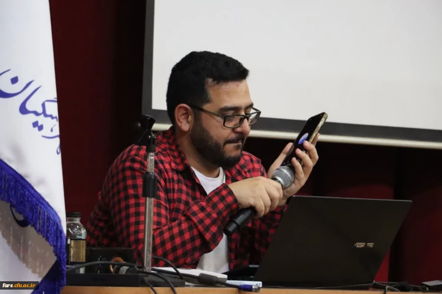 کارگاه هوش مصنوعی فرصت ها و آسیب ها با تدریس دکتر مصطفی ضابط و حضور مسئولین استانی و روسای پردیس هاو مراکز 4