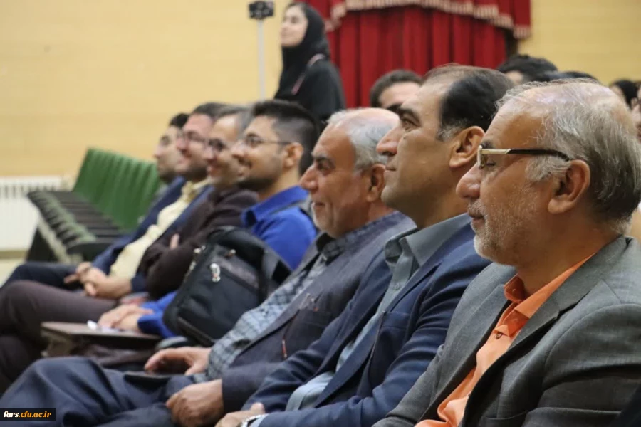 کارگاه هوش مصنوعی فرصت ها و آسیب ها با تدریس دکتر مصطفی ضابط و حضور مسئولین استانی و روسای پردیس هاو مراکز 7